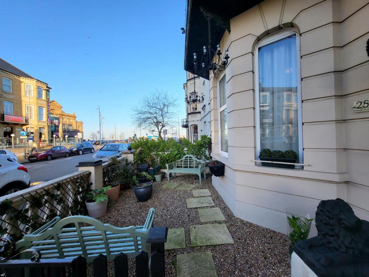 The Collingwood Guest House Great Yarmouth Exteriör bild